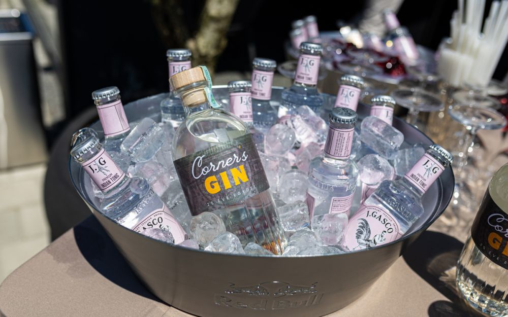 Corner’s gin jégágyon